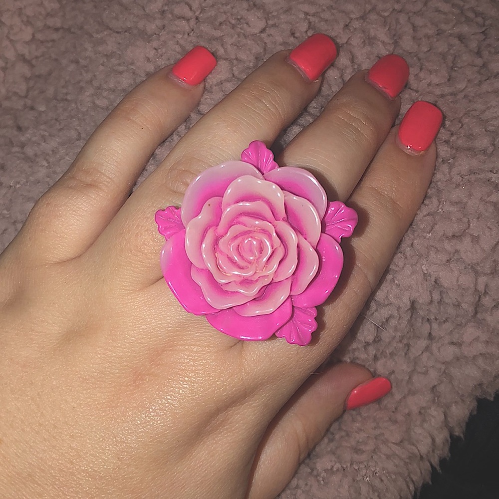 Big pink flower ring